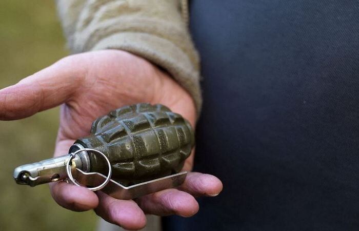 Большинство гранат шипит перед взрывом. /Фото: nvgazeta.ru.