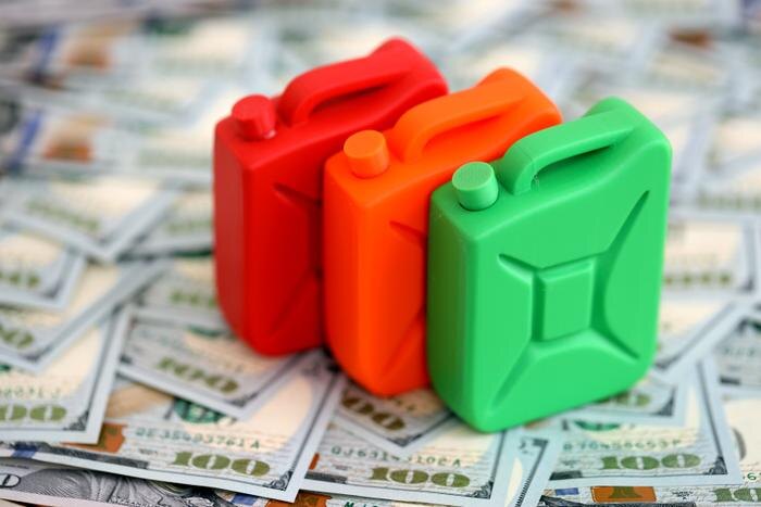 Экономисты дали прогноз цен на бензин с 1 марта. Обложка © Shutterstock / FOTODOM / Mehaniq