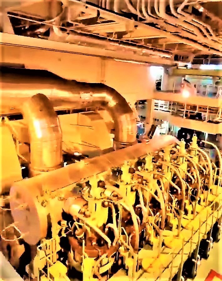 2. Главный двигатель MAN&BW  Вид сверху