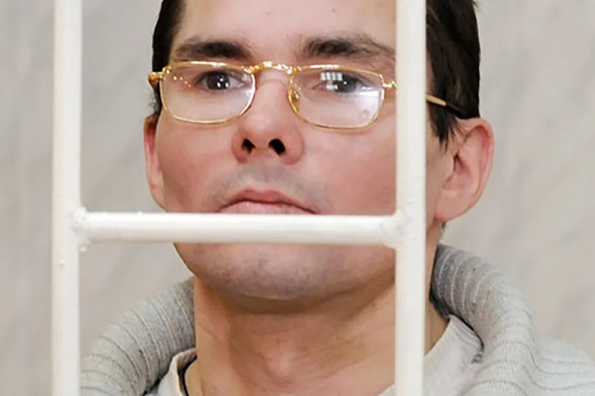    Владимир Наумов.