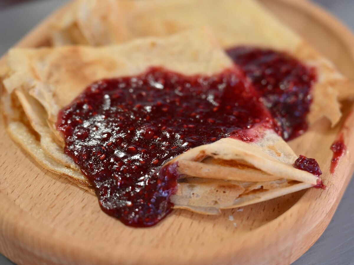    Блины с малиновым вареньем | © РИА Новости / Кристина Кормилицына