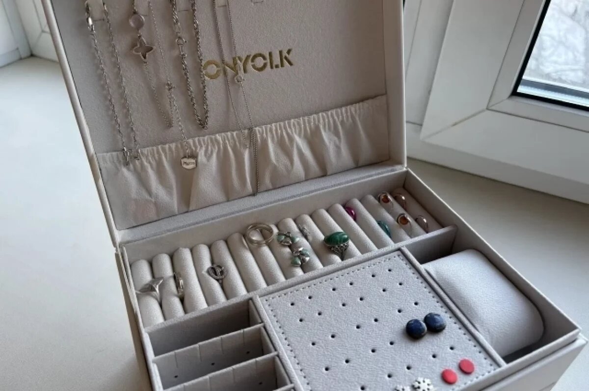    Застолье с мужчиной обошлось жительнице Барнаула в 80 тыс. рублей