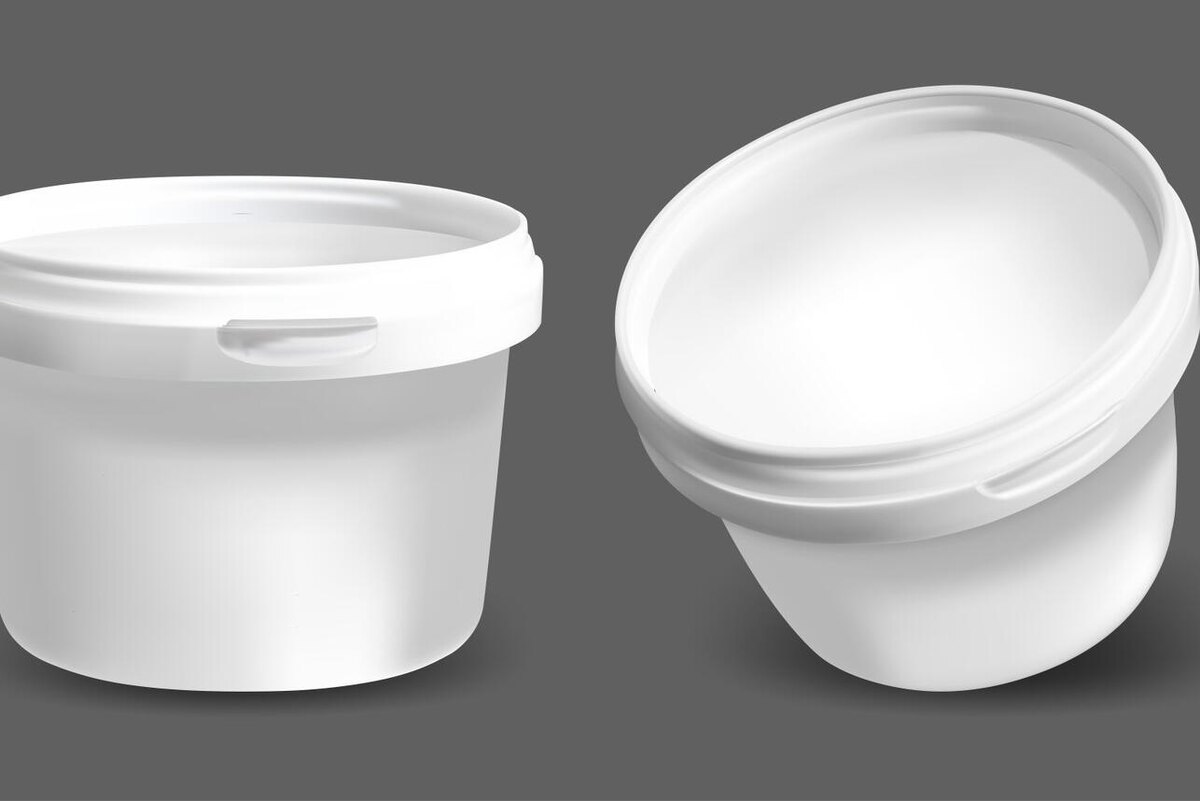    В пластиковых баночках из-под сметаны можно вырастить рассаду 123RF/legion-media.ru