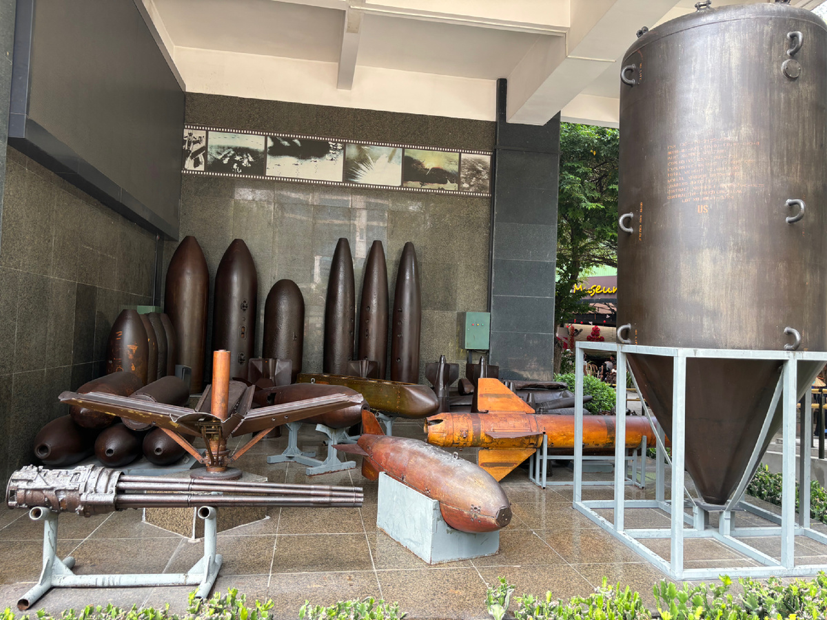 Сейсмические бомбы в музее войны