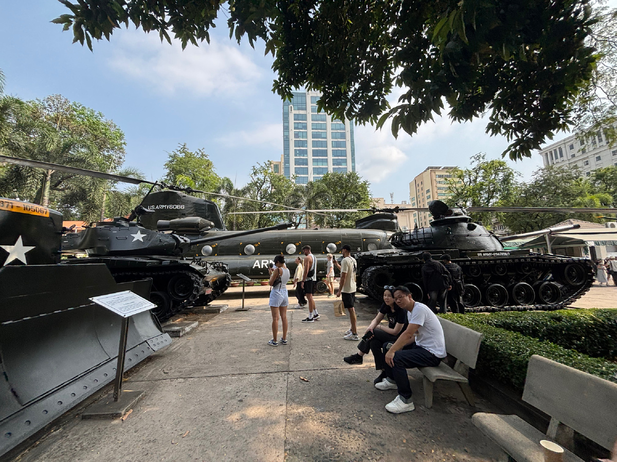 В музее жертв войны в Хошимине