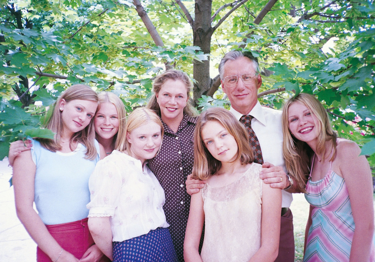 Кадр из фильма "Девственницы-самоубийцы" (1999)