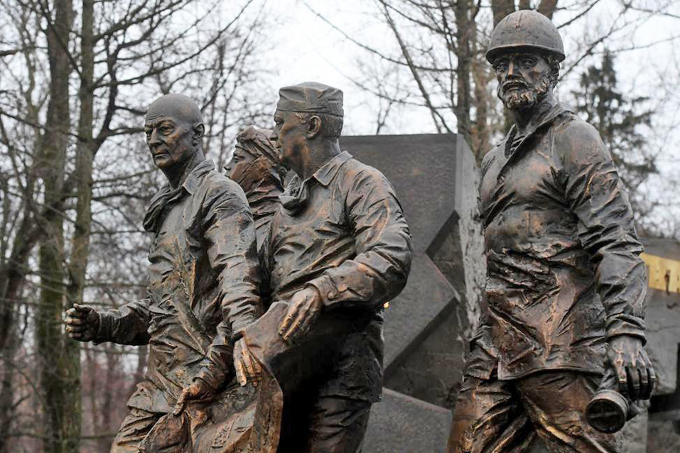    Памятник ликвидаторам Чернобыльской катастрофы в Москве. Фото РИА «Новости»