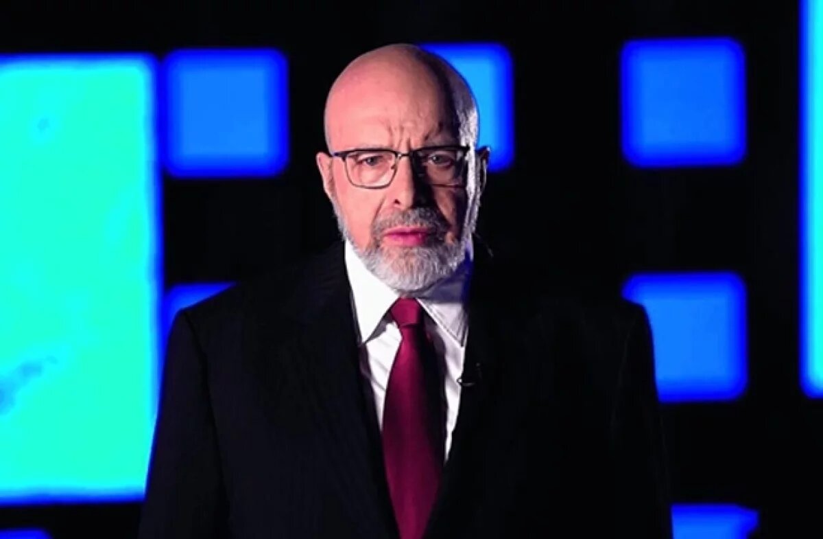    Дмитрий Саймс.