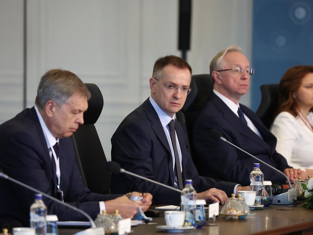    Владимир Мединский во время второго раунда переговоров между делегациями России и Украины© РИА Новости . POOL/Александр Рюмин