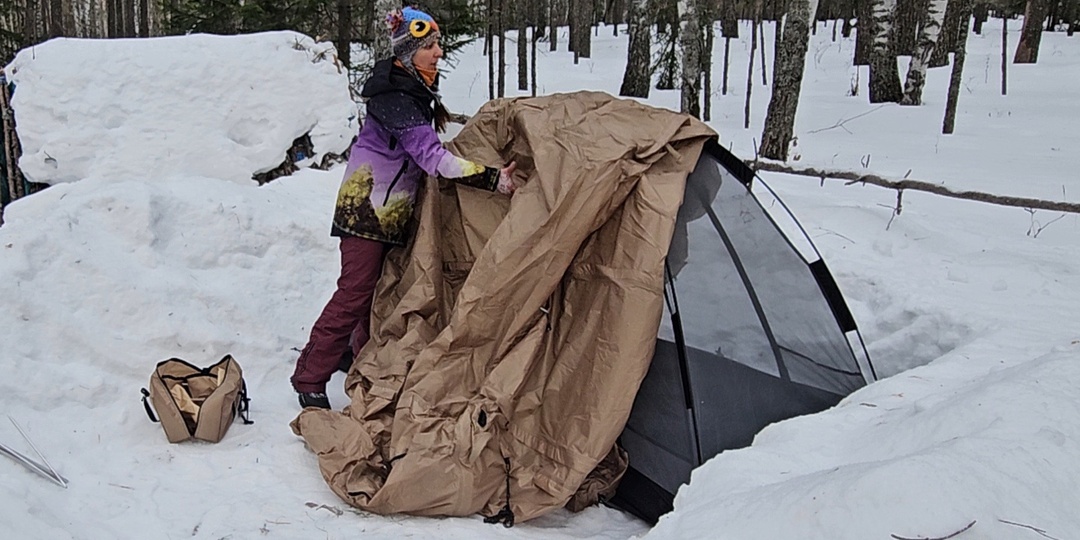 Ночь в палатке с печкой.