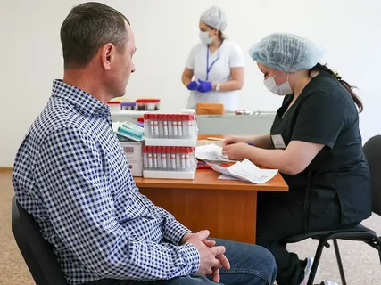 Диспансеризация для галочки: какие анализы стоит сдать дополнительно, чтобы не пропустить диабет и онкологию на ранней стадии