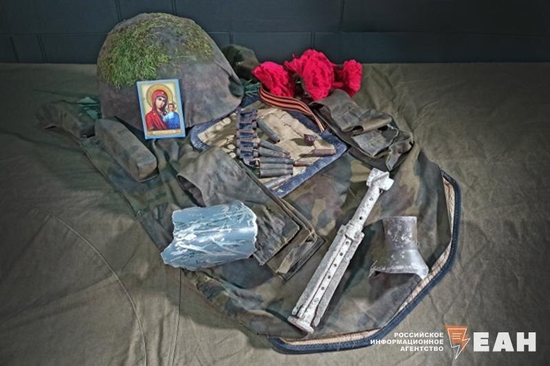    Андрей Казанцев / Артефакты, обнаруженные на месте сражения 6-й роты псковских десантников