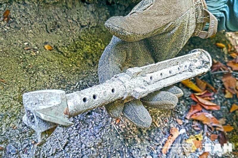    Андрей Казанцев / Артефакты, обнаруженные на месте сражения 6-й роты псковских десантников