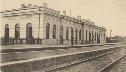 А это железнодорожная станция в Ленинакане (Александрополь, Гюмри) до войны