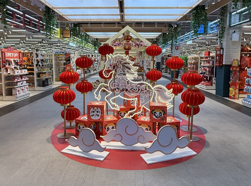 В год Лошади везде украшение в виде лошадей, наверное, это самый запоминающийся для меня новый год