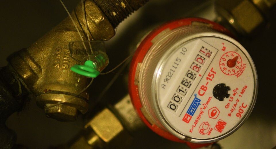    Счетчик потребления горячей воды в квартире / Медиасток.рф