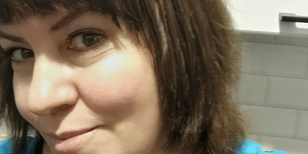 Нашла аналог Faberlic в Доброцене .Та же ,,чистая "смывка ,но цвет меня поразил.