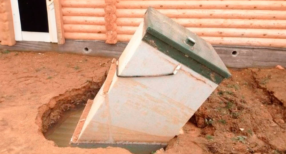 Септик всплыл на участке. Что делать, чтобы такого не произошло?