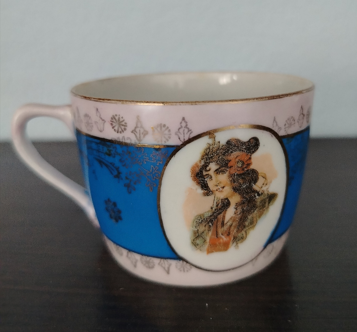 А это медальен с другой стороны.