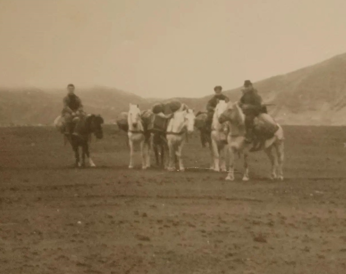 Фото автора, герой рассказа слева на фото