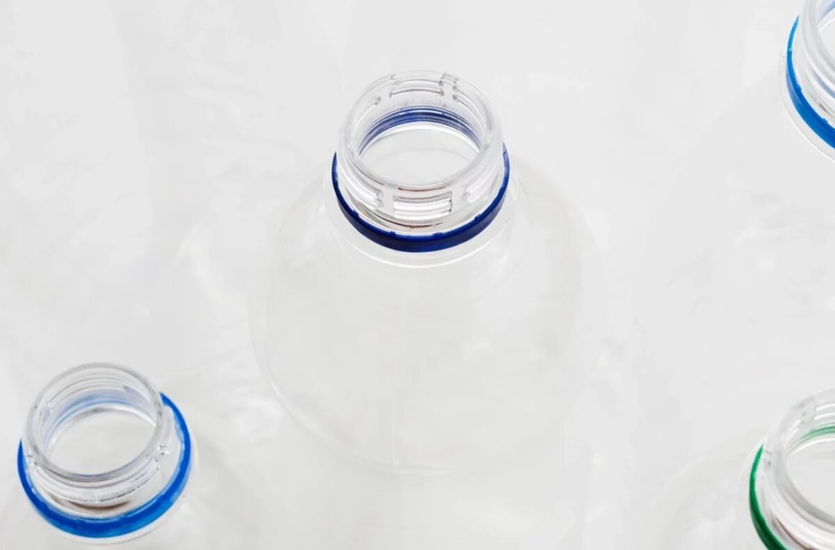    В Хабаровске возобновили приём пластиковых бутылок на переработку