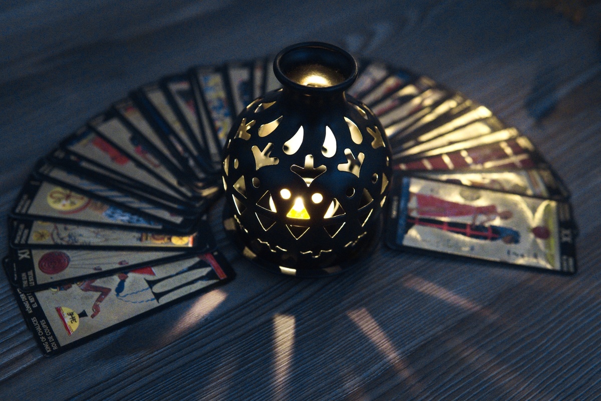 Гадалка Людмила (tarot9.ru)