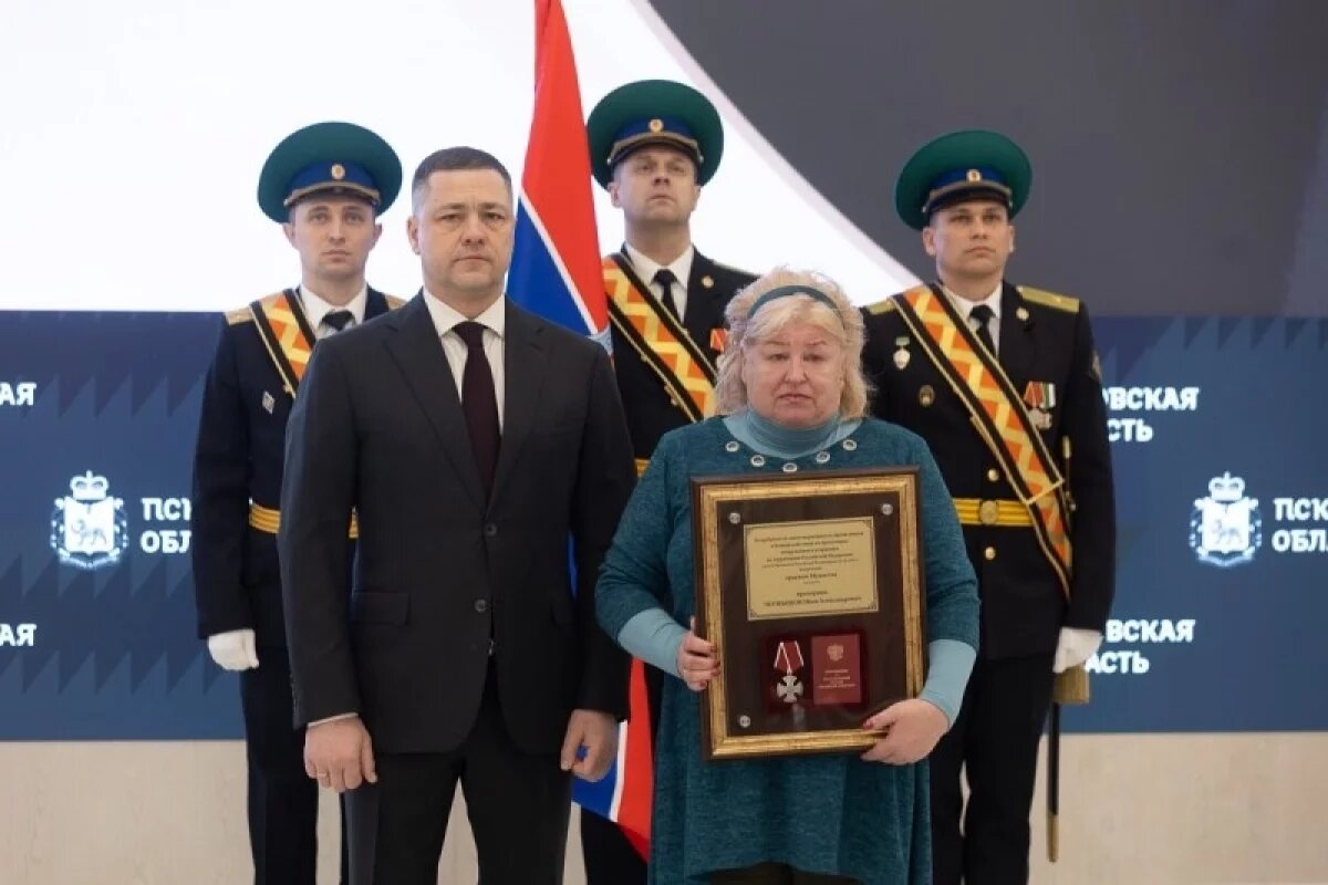    Псковский губернатор передал ордена Мужества семьям погибших пограничников