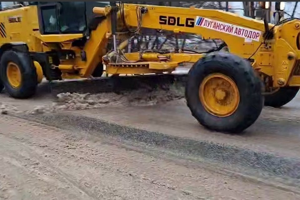    В настоящее время на линии задействовано порядка 350 единиц специализированной техники. ФОТО: Минтранс ЛНР
