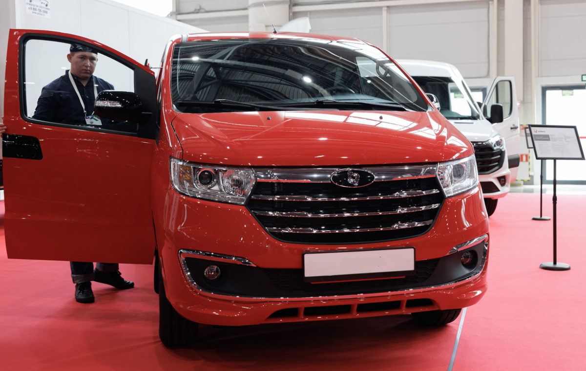 Новый российский минивэн по цене Весты встал на конвейер. Что с оснащением и когда старт продаж? Источник иллюстрации - Яндекс.Картинки