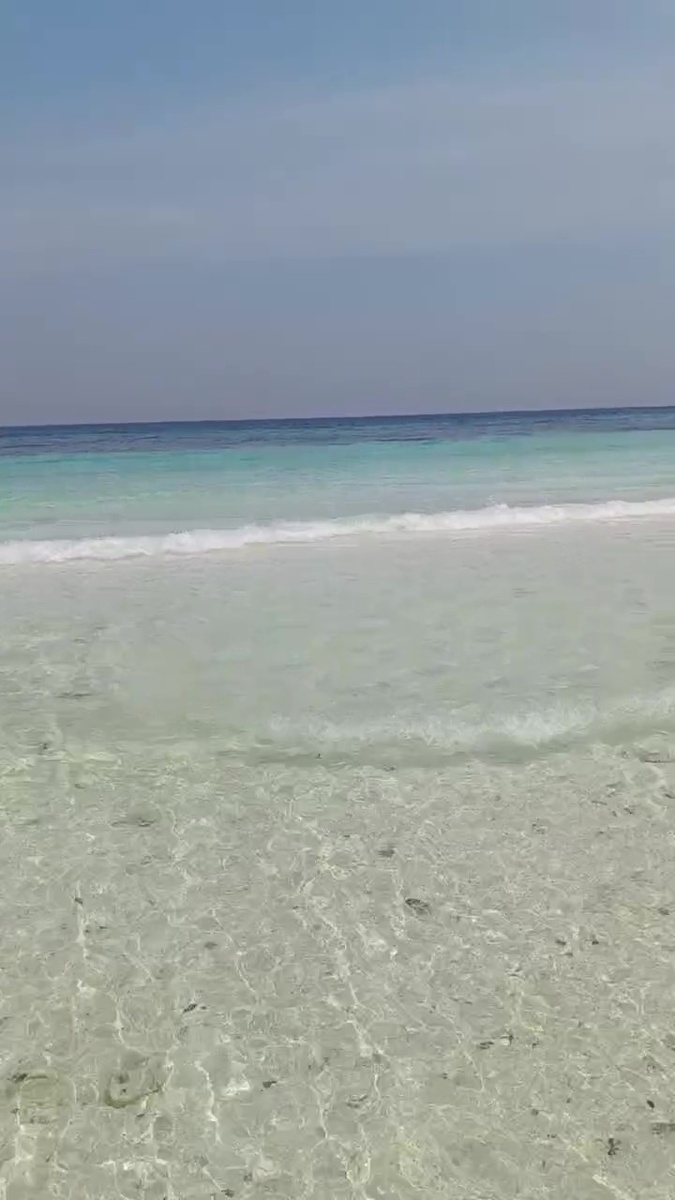 Вода в Тае прозрачная)