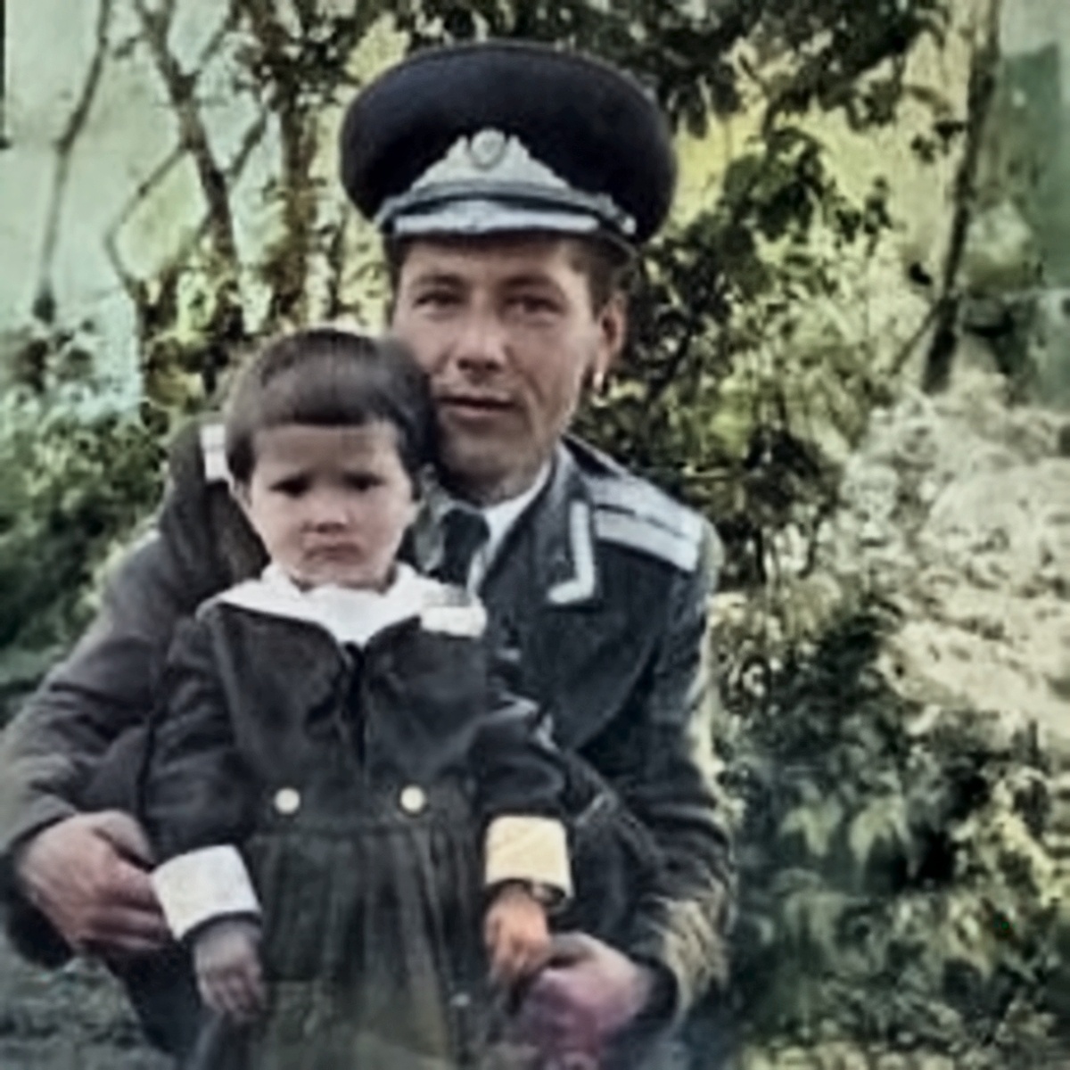 Когда весь мир помещался в папиных руках