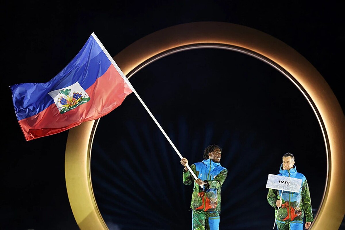 Стивенсон Савар – первый в истории лыжник из Гаити на Олимпийских играх и знаменосец команды на церемонии открытия