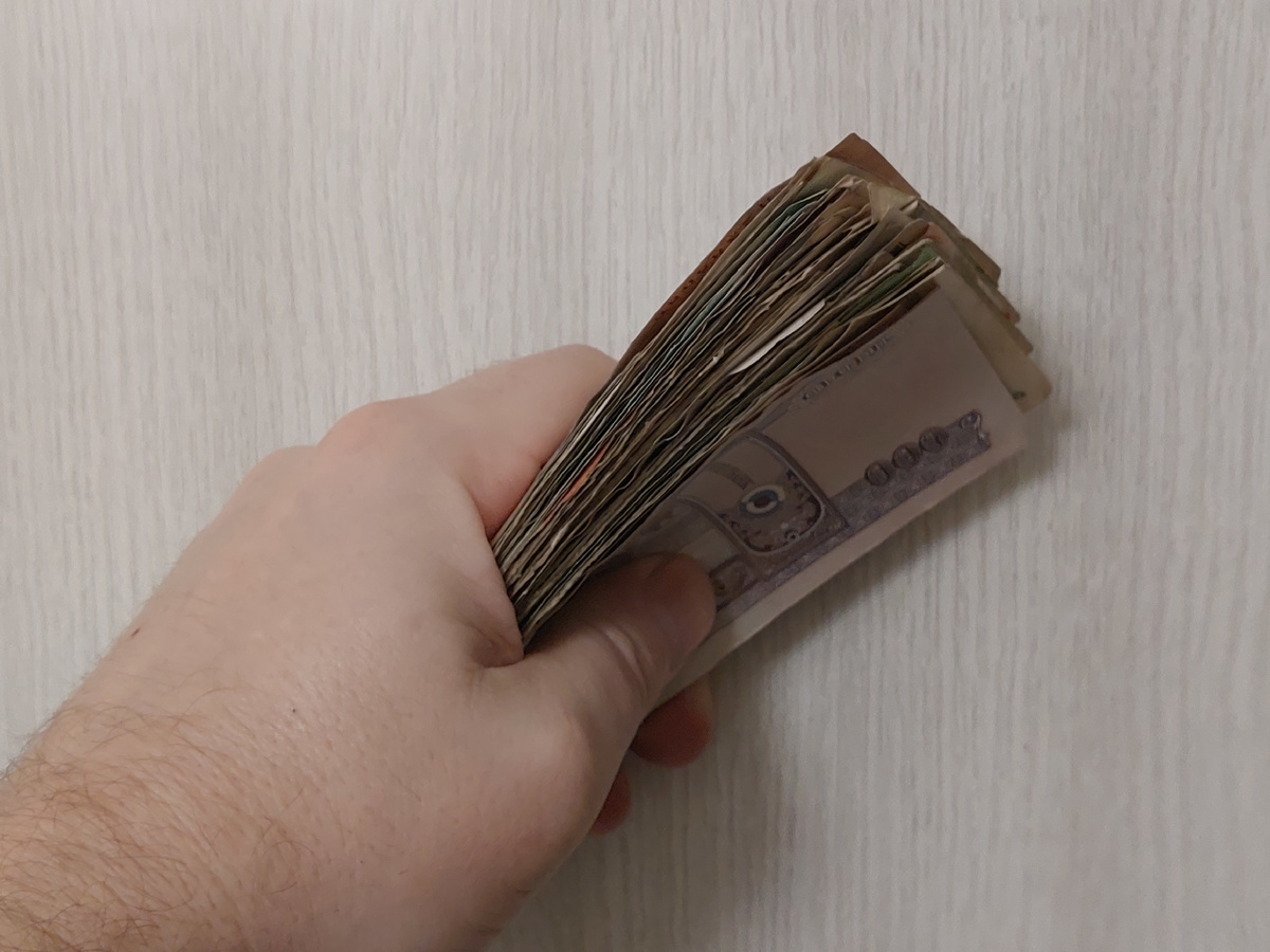 Кто-то: Что за котлета? Рассказывай!