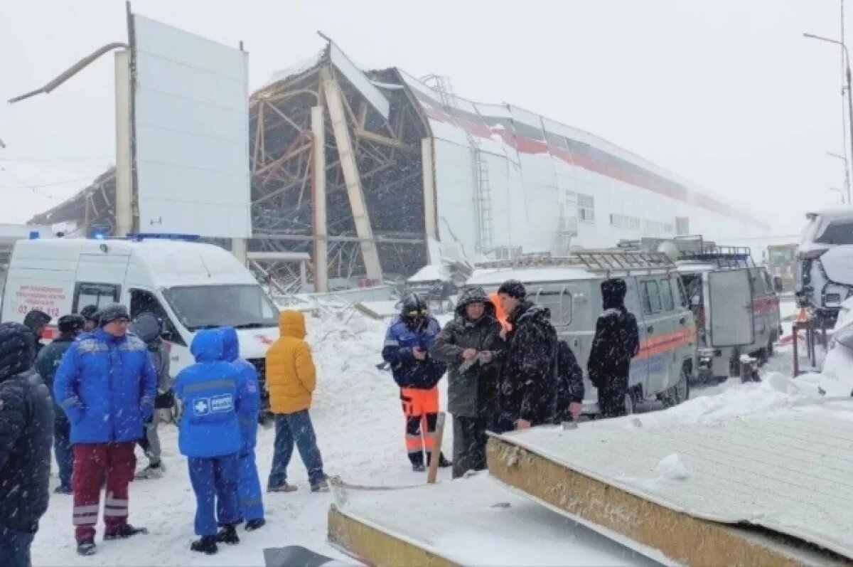    Артамонов поблагодарил специалистов за спасение людей при обрушении цеха