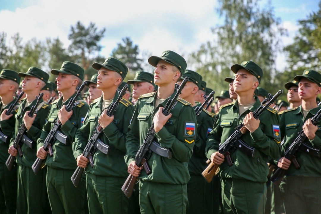 Церемония принятия военной присяги в военно-космической академии им. А.Ф. Можайского. Фото с сайта академии https://vka.mil.ru
