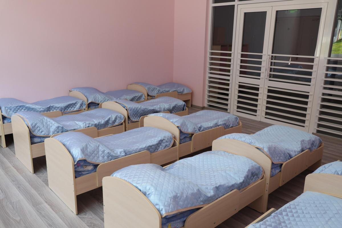    У родителей, оставляющих детей на ночь в детском саду, — особые обстоятельства