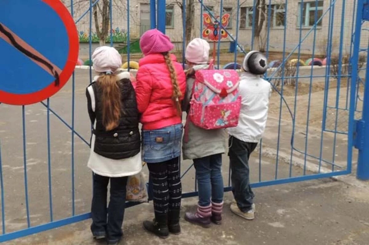    В Астраханской области главу школы уволили из-за злоупотребления