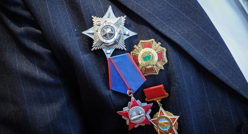    Бойцам подразделения БАРС вручили медали "За храбрость" II степени / Медиасток.рф