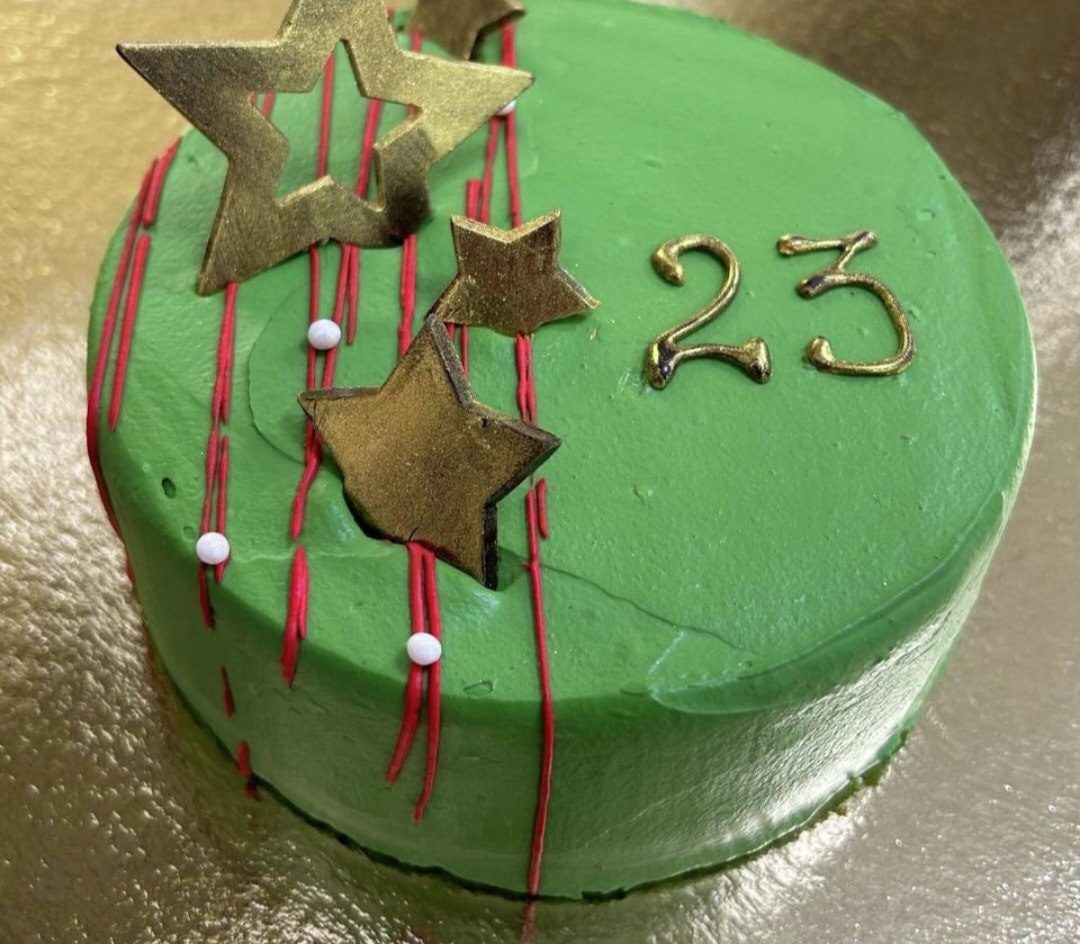    Бенто-торт в «Интуристе»