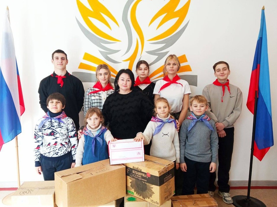    Жители Первомайска собрали бойцам более 500 кг гуманитарной помощи бойцам. ФОТО: ЕР