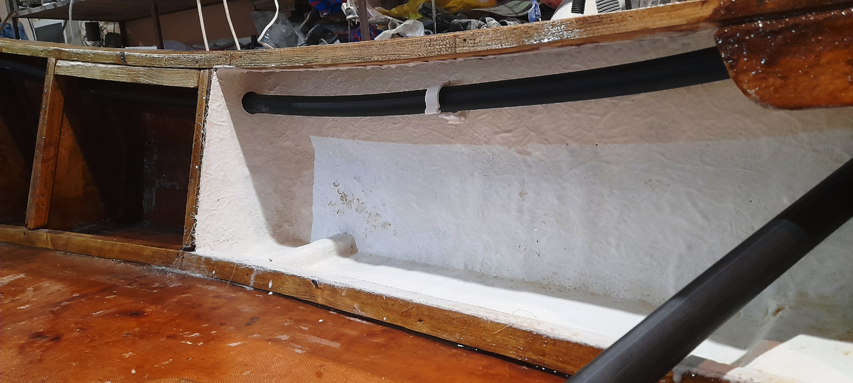 ПВХ труба надежнее гофры под электропроводку