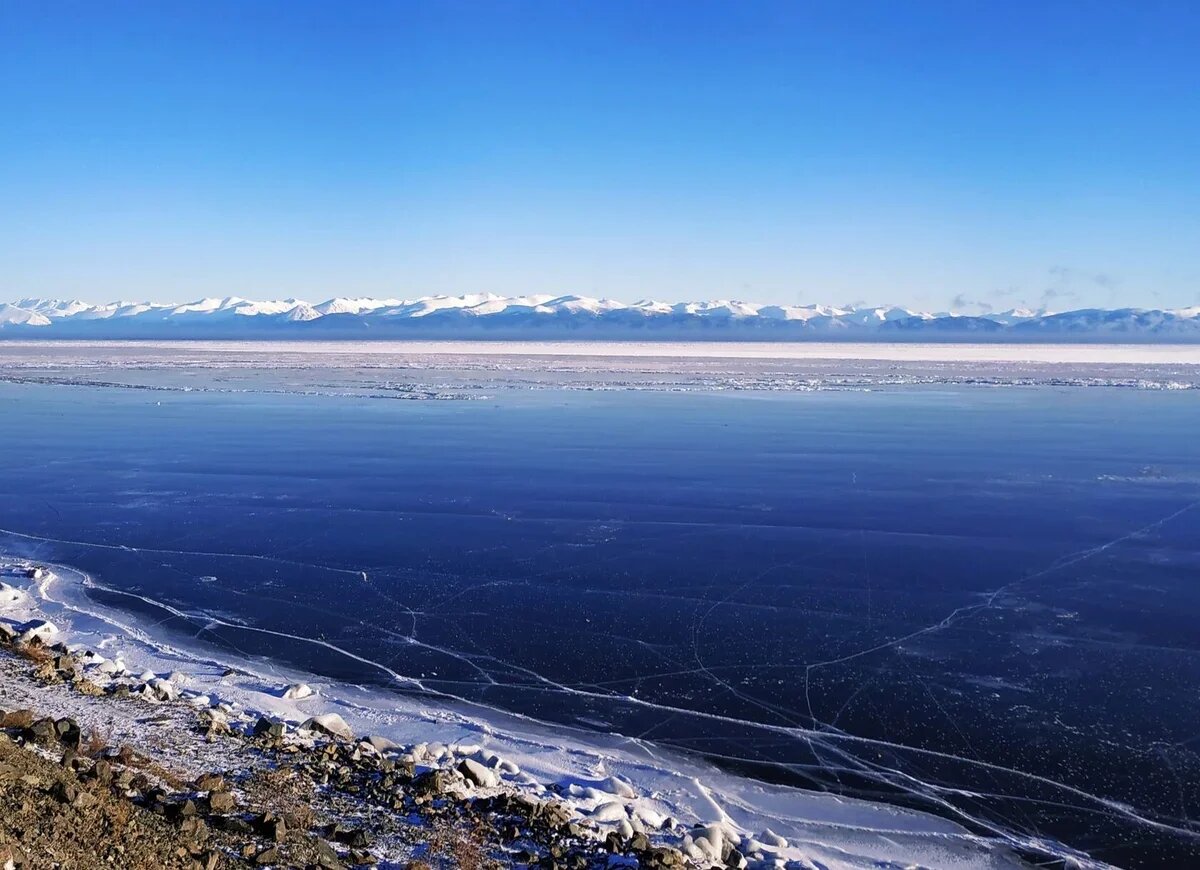    Горы - главная достопримечательность и красота северного Байкала. Фото: "РЖД Тур"