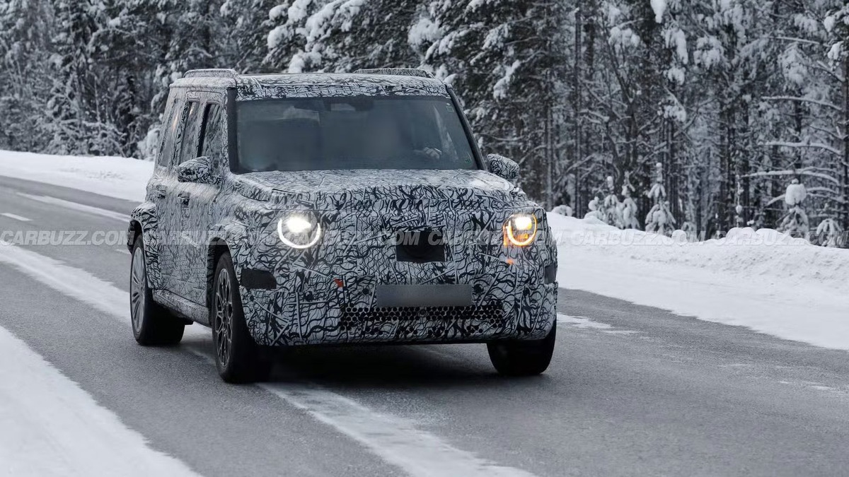    Компактный Mercedes G-класса заметили на зимних тестах