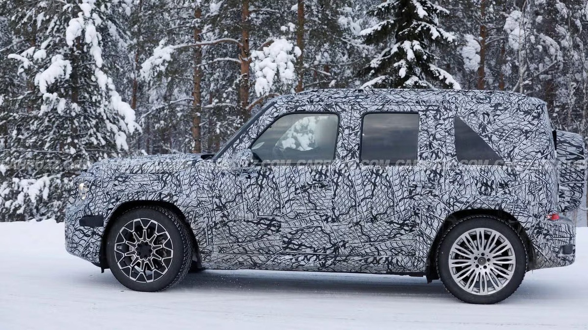    Внедорожник получил рейлинги на крыше для любителей активного отдыха