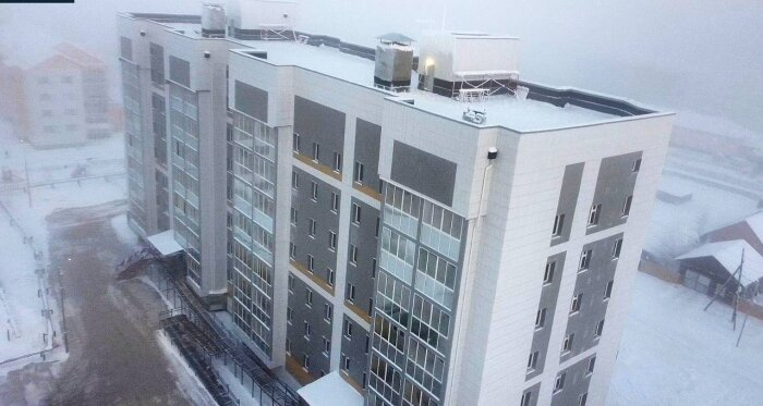 Новостройки в Якутии пока уступают трущобам, хотя строят в республике довольно активно / фото: телеграм-канал главы Якутии Айсена Николаева 