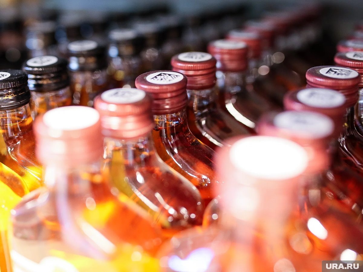    По данным ФТС, доля выпущенного с нарушениями технологий производства коньяка составляет 60-70%