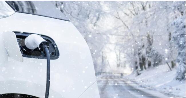 Как бы ни был прекрасен зимний ландшафт, заряжаться все-таки лучше медленно и в отапливаемом помещении Getty Images