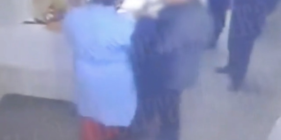 Чиновник пнул медсестру