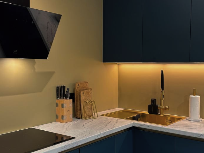 Кухня мечты, которая бесит каждый день: 7 красивых решений, о которых чаще всего жалеют (и чем заменить)