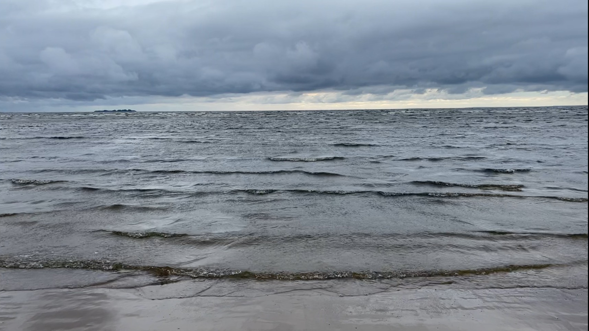 Красивые переливы на небе и на море, оттенки переливаются и погружают в загадочную и волшебную атмосферу /личный архив автора/